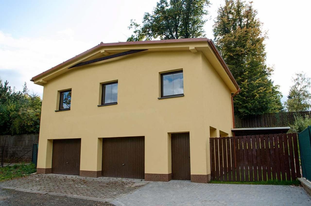 Apartmany Nad Parkem Броумов Екстер'єр фото